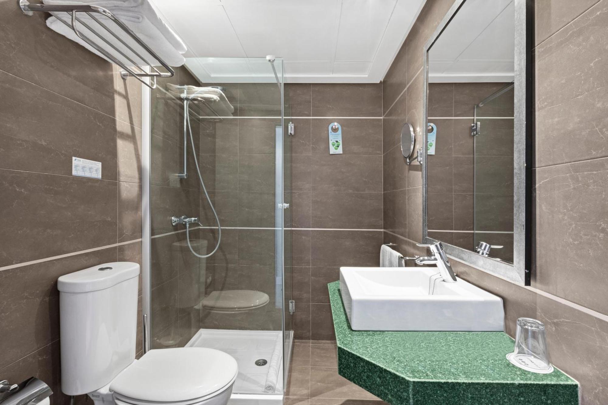 Double or Twin Room Side Sea View